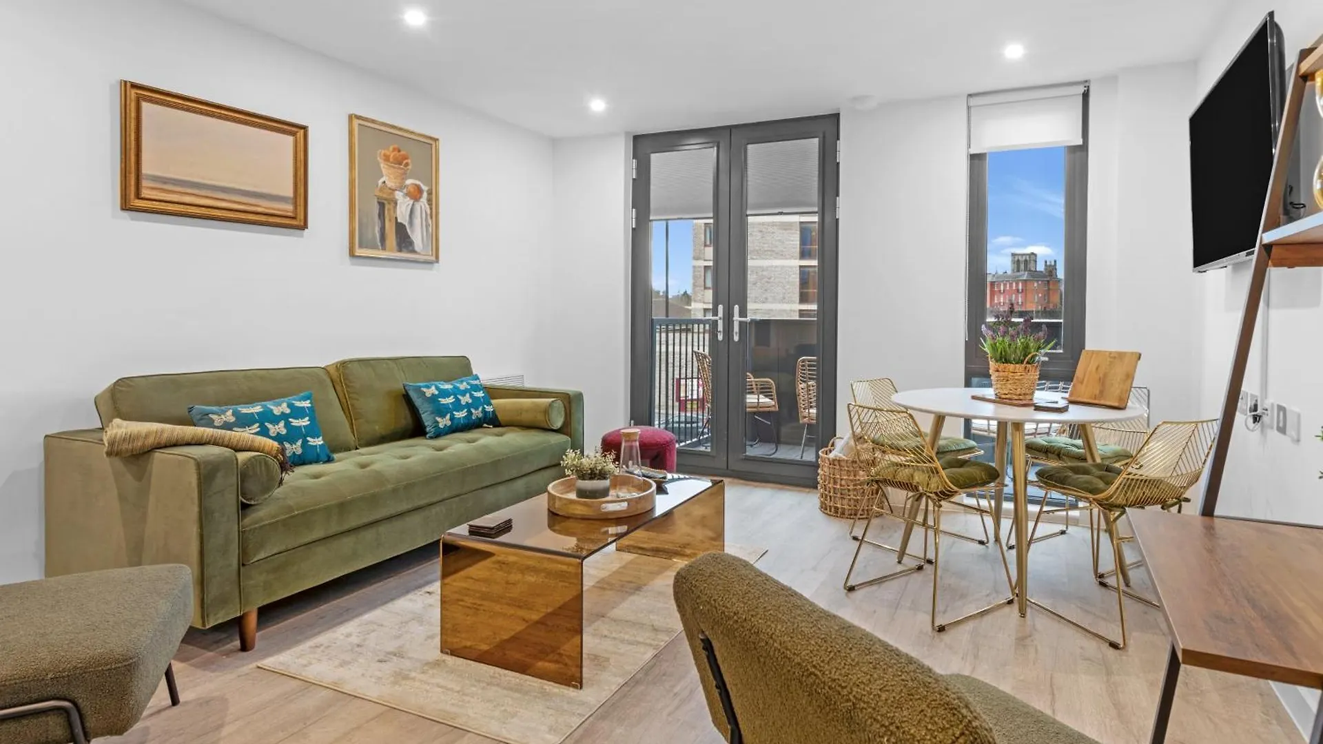 Apartment 21 Two Bedroom- With Secure Parking And Free Onsite Gym York