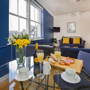  Apartment Shambles In The Centre Of York, Sleeps 16