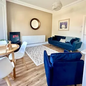  Apartment Clifford's Reach At Bluebridge Court With Free Parking