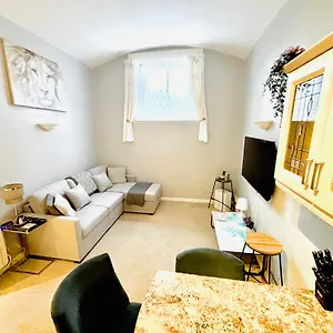  Apartment County House Centre With Parking Sleeps 4