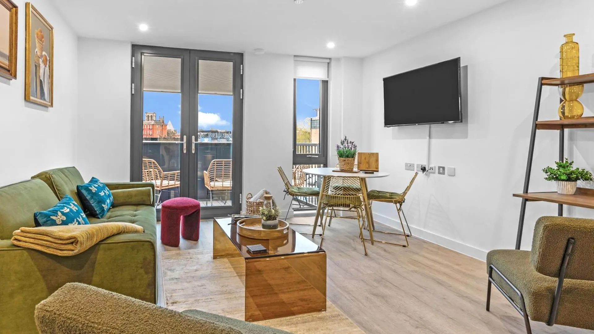 Apartment 21 Two Bedroom- With Secure Parking And Free Onsite Gym York